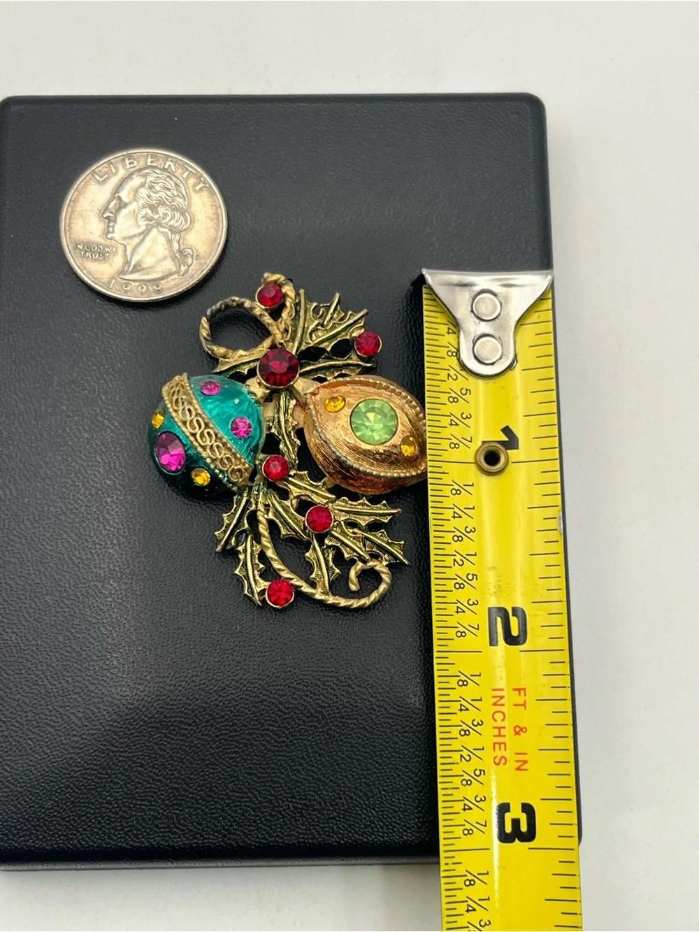 Christmas ornaments baubles gold tone multi colored rhinestones brooch pin